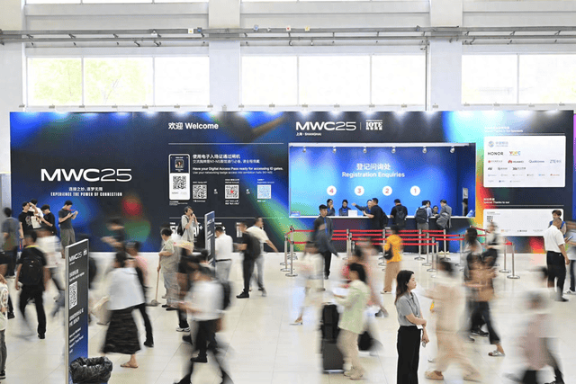MWC 2025现场直击——维谛技术（Vertiv）AI算力基建“全明星阵容”，破解智算时代核心挑战